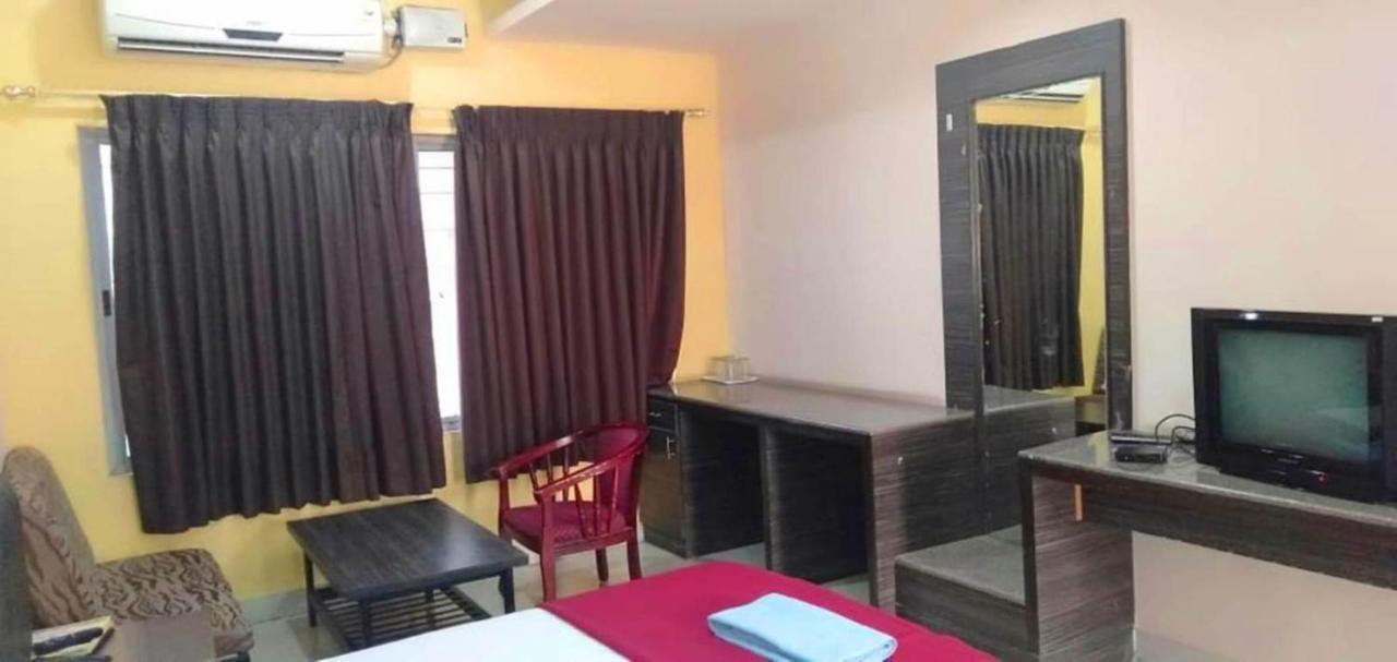 Iroomz Hoysala Residency Bellary Exterior foto