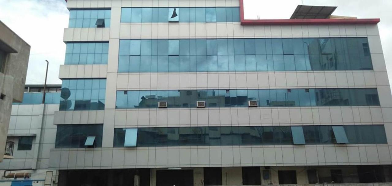Iroomz Hoysala Residency Bellary Exterior foto